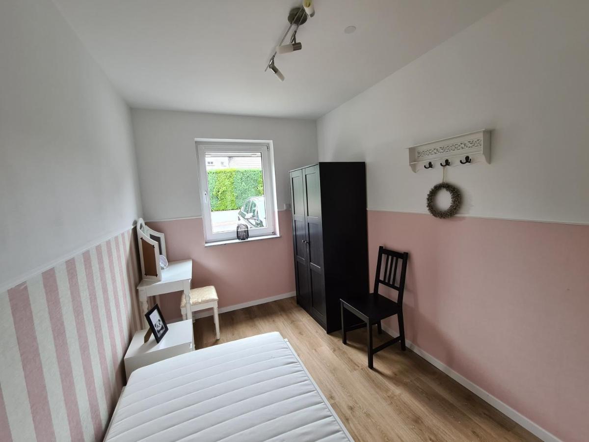 Grosse Naehe Flughafen Koeln Bonn Apartment